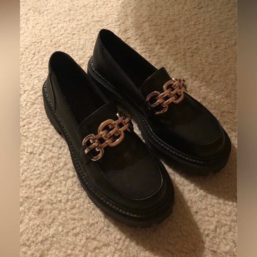 Shoes - Picture 6 of 8